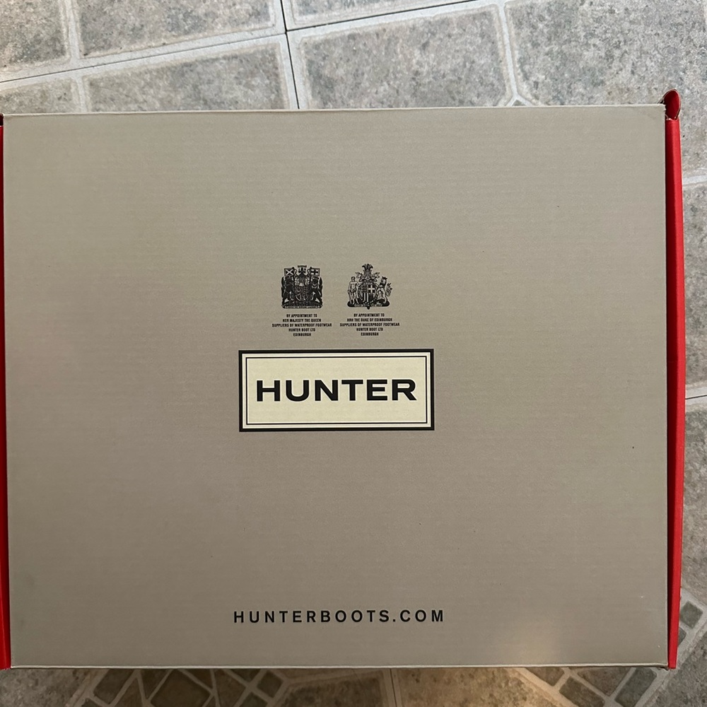 Size 7. Brand new. Never worn